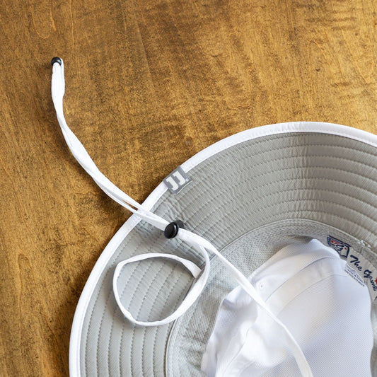 WHITE BUCKET HAT