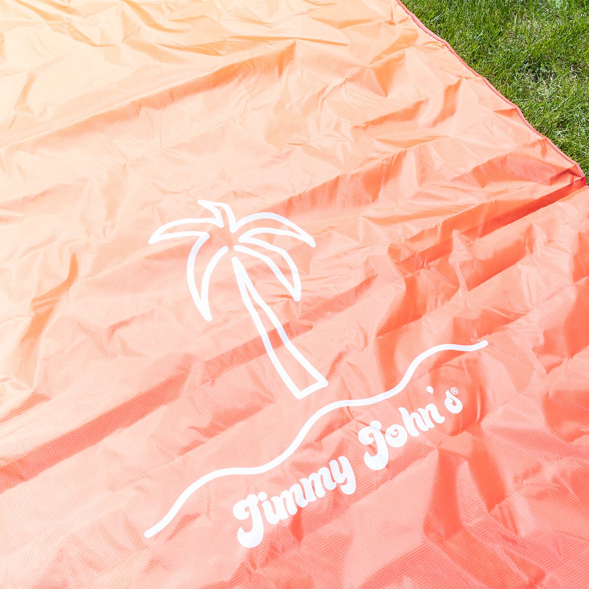 PACKABLE BEACH BLANKET
