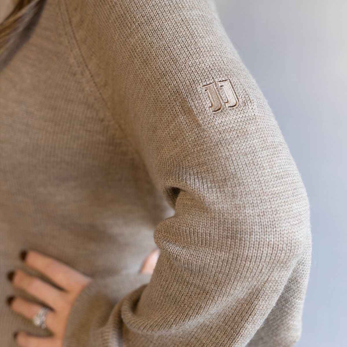 QUINCE JJ CROPPED SWEATER