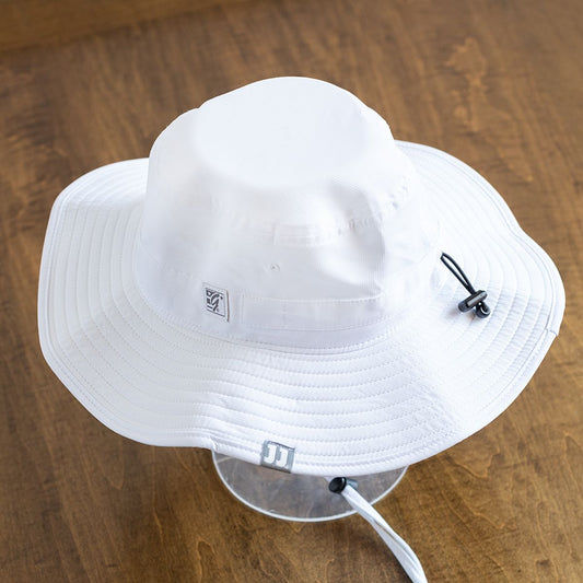 WHITE BUCKET HAT