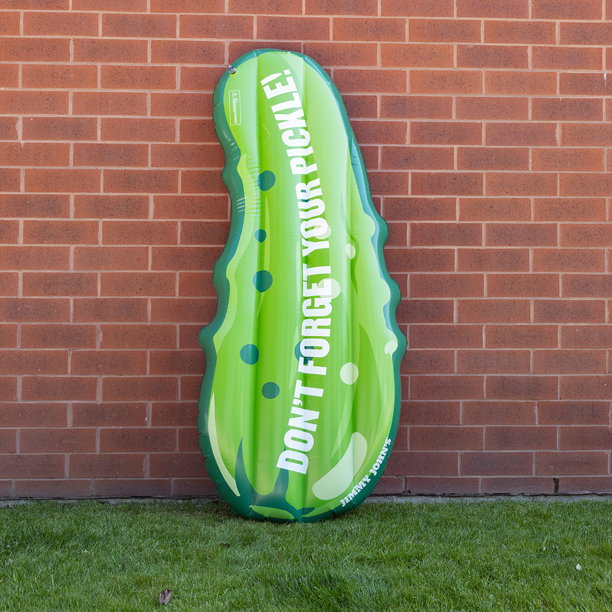 JJ PICKLE POOL FLOAT